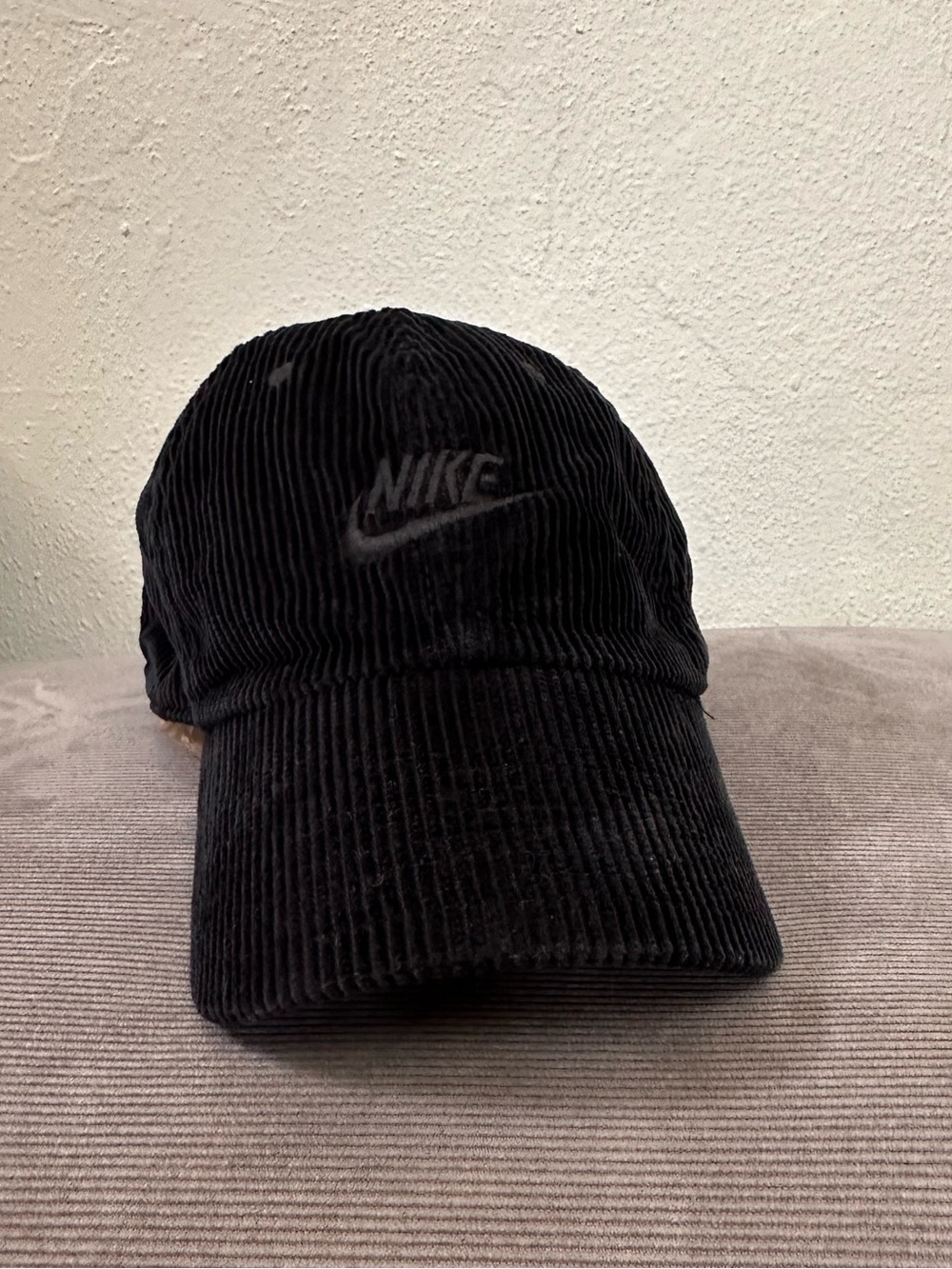 Nike Hat Cap Strap Back Mens One Size Black Corduroy Heritage 86 Baseball Logo